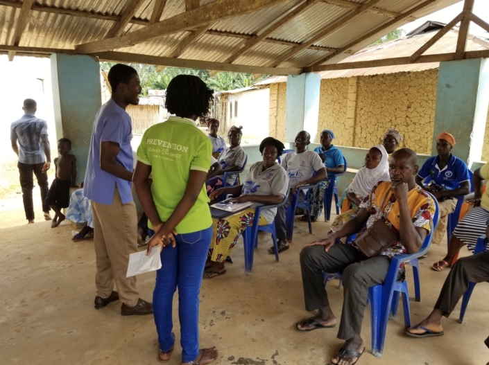 Health workers teach a Natural Resource Management group about family planning. Photo: Hen Mpoano.